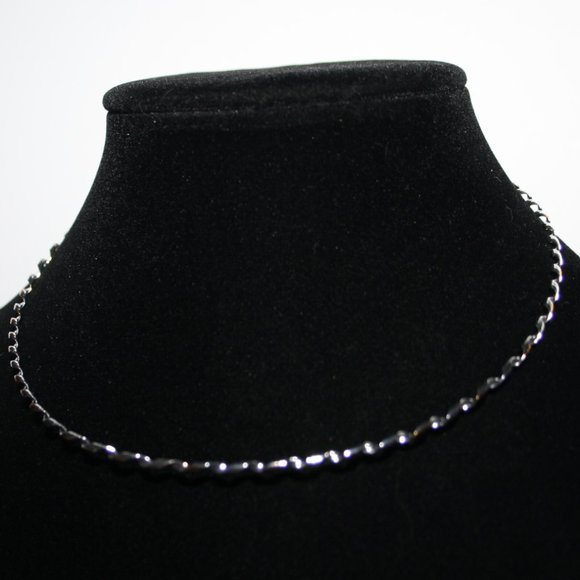 Silver and gold tone reversible wire necklace 16"